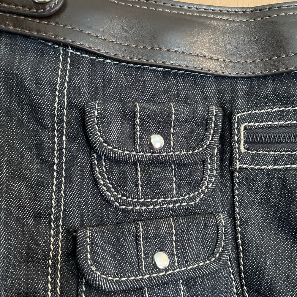 Thirty-One Purse - Picture 2 of 8